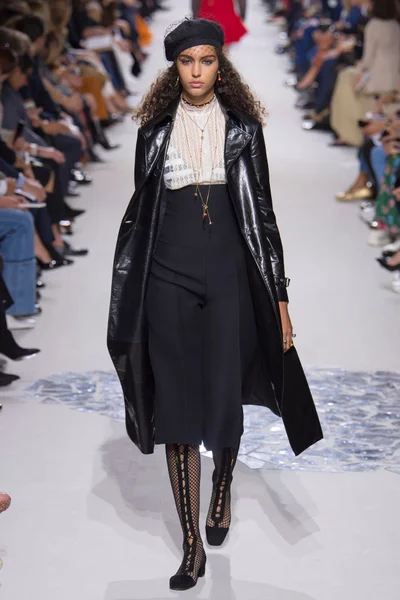 Look 33